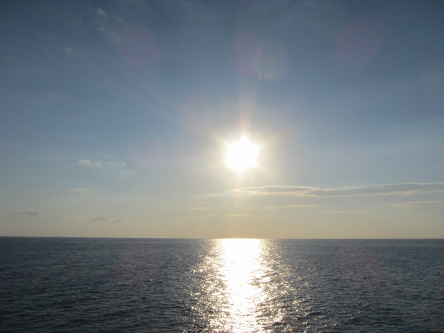 ２・海と朝日.JPG